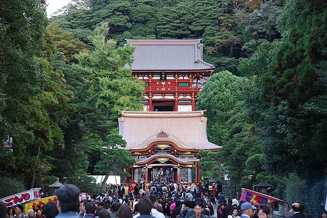 Temples and shrines in the ancient capital Kamakura